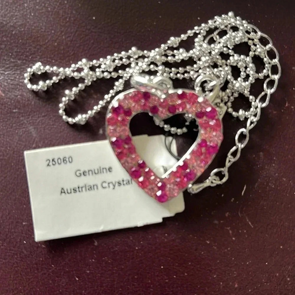Cookie Lee Women’s Australian Light Pink Dark Pink Crystal Pendant on Silver NWT - Picture 11 of 12